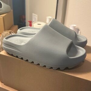“Salt” Yeezy Slides